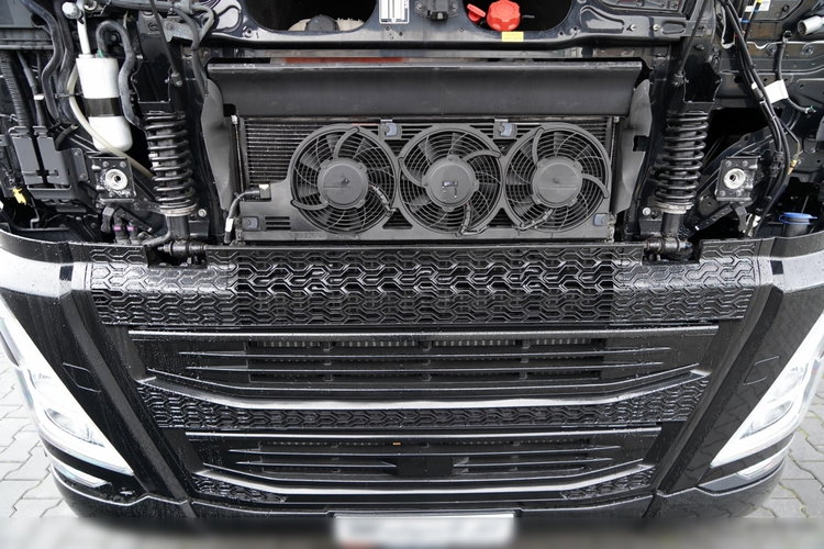 Volvo FH 460 / 6x2 / FIRANKA- 7.7 m / DACH PODNOSZONY / I-SAVE / KLIMA POSTOJOWA / OŚ PODNOSZONA SKRĘTNA / zdjęcie 44