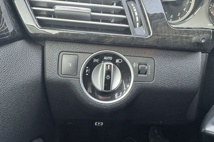 Mercedes E 200 Klimatronic 2-stref, Avantgarde, Skóra, Podgrz. fotele zdjęcie 16