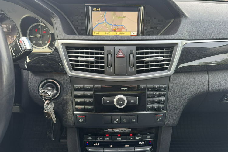 Mercedes E 200 Klimatronic 2-stref, Avantgarde, Skóra, Podgrz. fotele zdjęcie 19