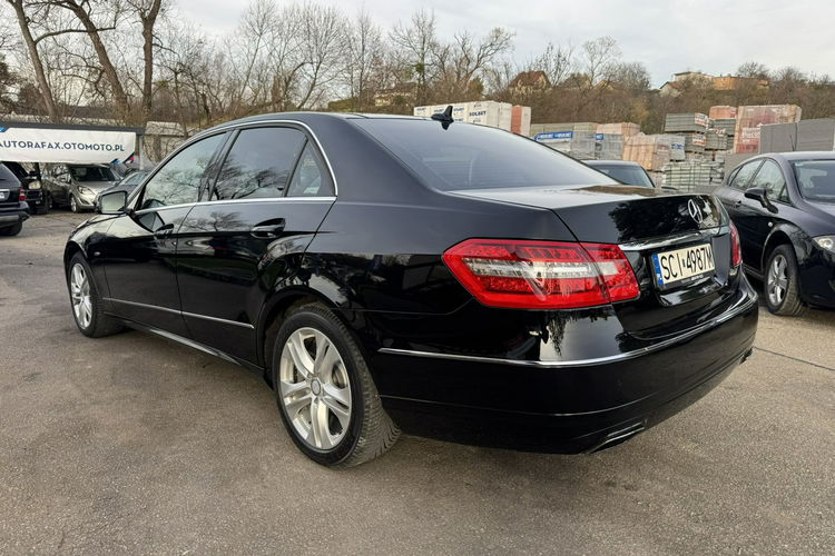 Mercedes E 200 Klimatronic 2-stref, Avantgarde, Skóra, Podgrz. fotele zdjęcie 8