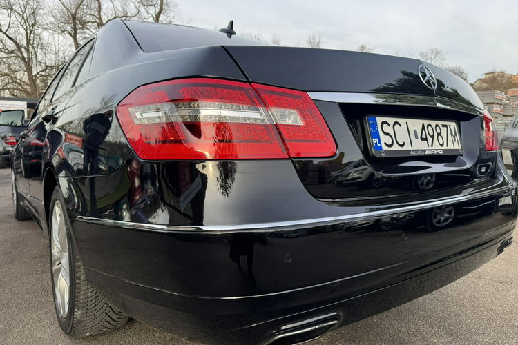 Mercedes E 200 Klimatronic 2-stref, Avantgarde, Skóra, Podgrz. fotele zdjęcie 9