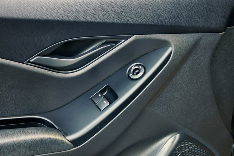 Hyundai ix20 1.4i(90KM) 57tyś.km Duża Navi Kamera Klimatronik Parkt I Wł Alu16"ASO zdjęcie 37