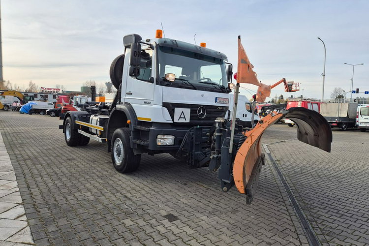 Axor 1833 4X4 Mercedes-Benz Axor 18.33 4X4 / HAKOWIEC / PŁUG ŚNIEŻNY zdjęcie 4