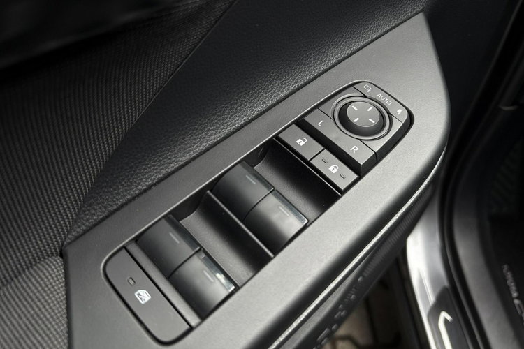 Toyota C-HR 1.8 HSD 140KM STYLE, salon Polska, gwarancja, FV23% zdjęcie 19