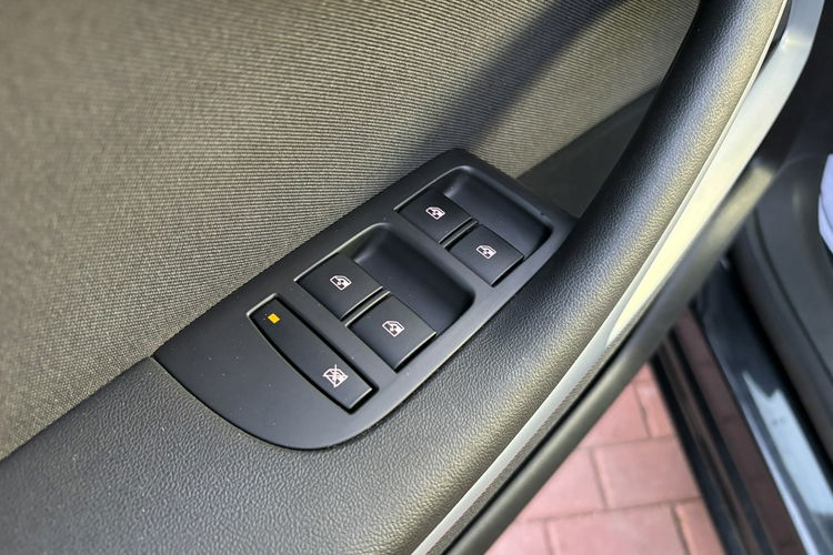 Opel Zafira Gwarancja, Zarejestrowany, Klima, Serwis, Grzana kierownica i fotele zdjęcie 13