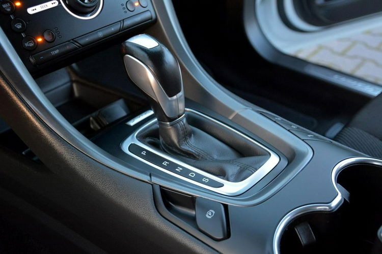 Ford Mondeo Titanium Navi SONY ParkAssist Parktronic Lane Assist Keyless Go Alu17" zdjęcie 29