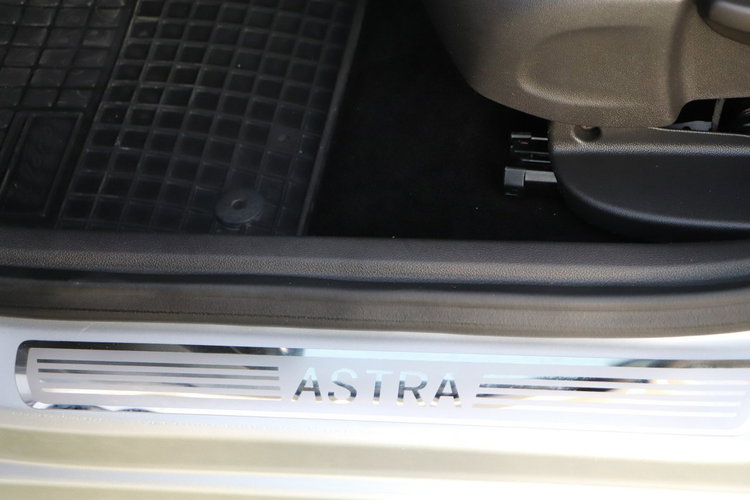 Opel Astra 1-WŁAŚCICIEL, krajowy, , MODEL 2018 zdjęcie 17