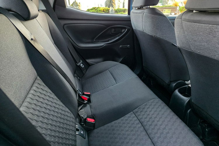 Yaris Przebieg 45tys. Toyota YARIS 1.5 125KM Salon Polska KAMERA CarPlay zdjęcie 4