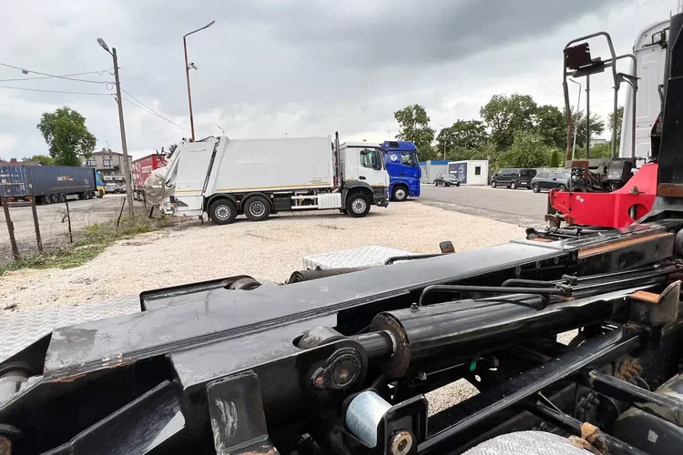 Mercedes AROCS 2645L 6x4 HAKOWIEC+HDS zdjęcie 18