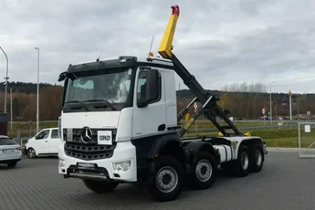 Mercedes AROCS 3251 8x4 / HAKOWIEC PALFINGER / EURO 6 / MANUAL /