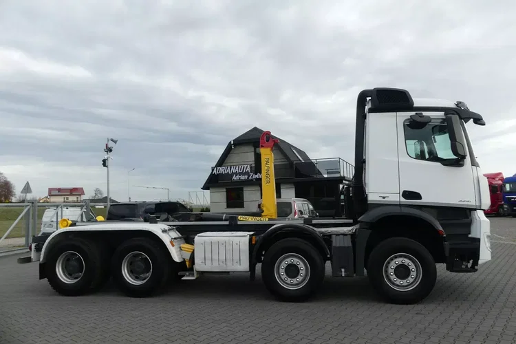Mercedes AROCS 3251 8x4 / HAKOWIEC PALFINGER / EURO 6 / MANUAL / zdjęcie 11