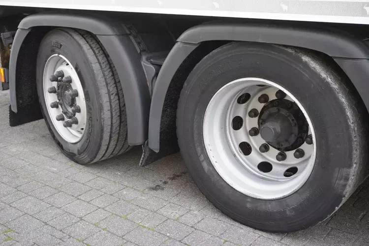 Scania G500 6x2 / Chłodnia Schmitz 19 EPAL Multitemperatura / Thermoking T1200R / Oś skrętna / wys. 280 cm zdjęcie 11