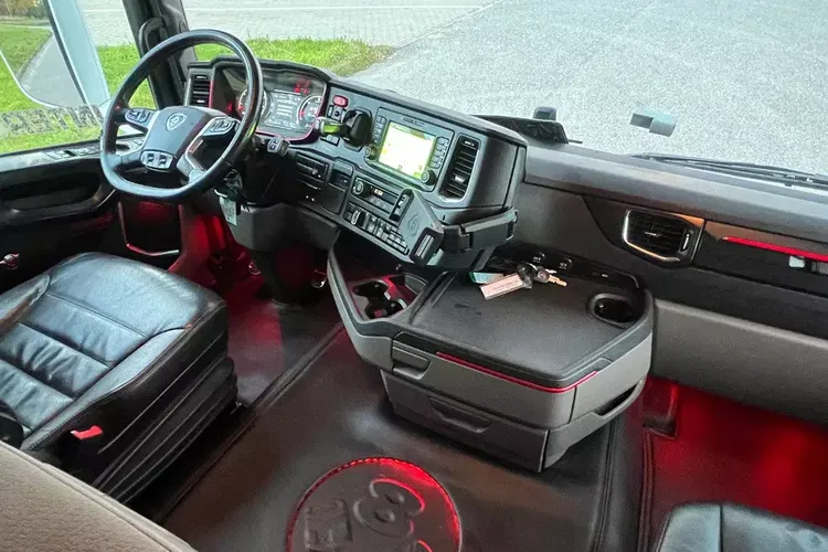 Scania R650 z Niemiec bez EGR tylko SCR pełne wyposażenie FULL AIR V8 zdjęcie 28