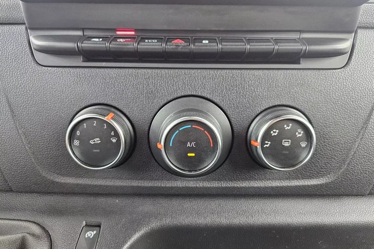 Renault Master L2H2 79999zł Netto Brygadówka 6 osób 2.3 dCi/150KM zdjęcie 31