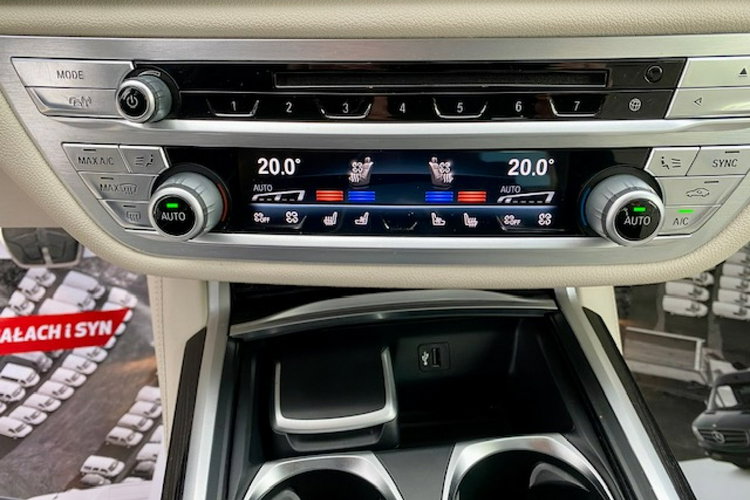 BMW 750 SALON PL / X-Drive / VOLL / 400 KM / M PAKIET / HEAD UP zdjęcie 11