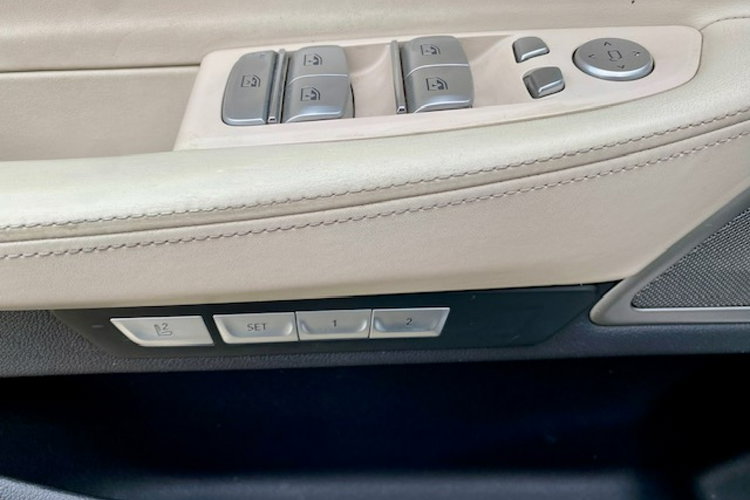 BMW 750 SALON PL / X-Drive / VOLL / 400 KM / M PAKIET / HEAD UP zdjęcie 17