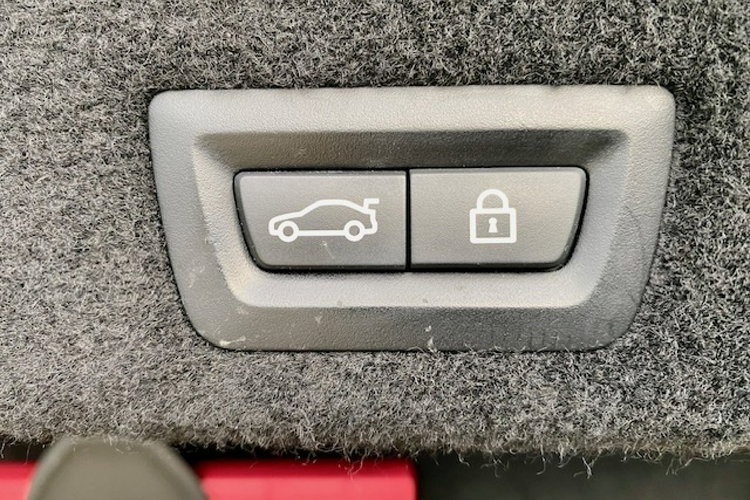 BMW 750 SALON PL / X-Drive / VOLL / 400 KM / M PAKIET / HEAD UP zdjęcie 20