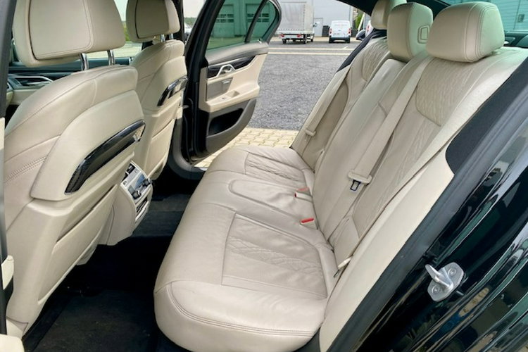 BMW 750 SALON PL / X-Drive / VOLL / 400 KM / M PAKIET / HEAD UP zdjęcie 8