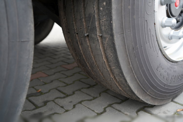 Schmitz MEILLER KIPPER  WYWROTKA 26 m3 / STALOWA / RYNNA WANNA HP / MAŁO UŻYWANA / OŚ PODNOSZONA / SAF  zdjęcie 17