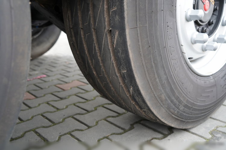 Schmitz MEILLER KIPPER  WYWROTKA 26 m3 / STALOWA / RYNNA WANNA HP / MAŁO UŻYWANA / OŚ PODNOSZONA / SAF  zdjęcie 18