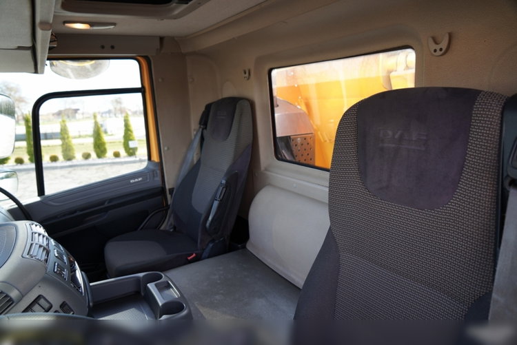 MAN DAF CF 85.410 / 8x4 / WYWROTKA TYLNOZSYPOWA  / HYDROKLAPA  / OPONY 100% / UAL / EURO 6  zdjęcie 31