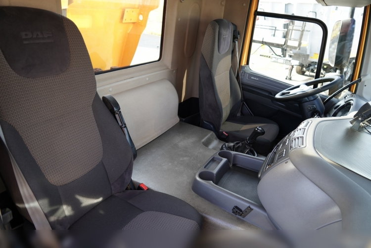 MAN DAF CF 85.410 / 8x4 / WYWROTKA TYLNOZSYPOWA  / HYDROKLAPA  / OPONY 100% / UAL / EURO 6  zdjęcie 42