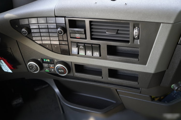 Volvo FH 16 / 660 / 6x4 / DMC: 180.000 KG / RETARDER / EURO 6 / KLIMA POSTOJOWA zdjęcie 38