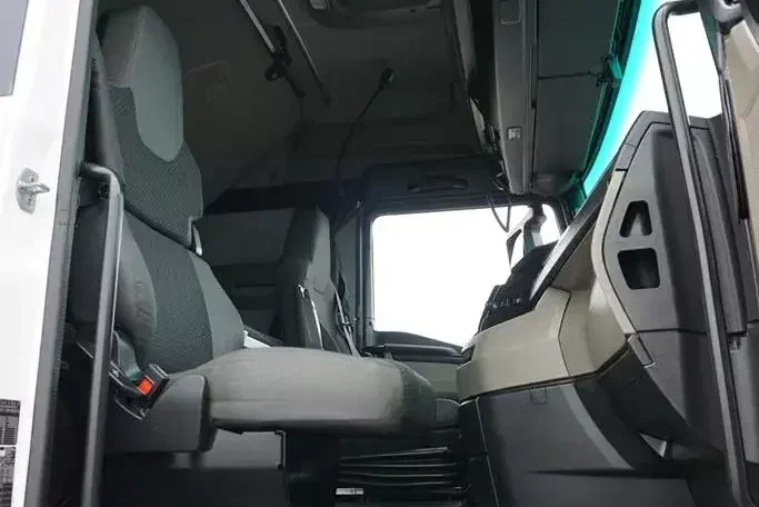 MAN TGX / 18.470 / E 6 / GM / ZESTAW PRZEJAZDOWY 120 M3 / ŁAD. 14 815 KG / RETARDER zdjęcie 8