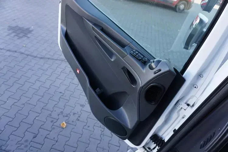 Mercedes ATEGO / 1223 / ACC / EURO 6 / CHŁODNIA + WINDA / MULTITEMPERATURA zdjęcie 21