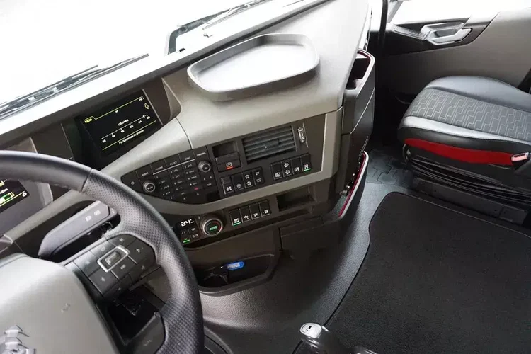 Volvo FH / 500 / E 6 / ACC / 6 X 4 / I - COOL / OŚ PODNOSZONA zdjęcie 29