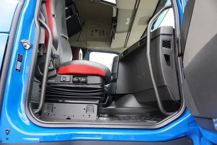 Volvo FH / 500 / E 6 / ACC / 6 X 4 / I - COOL / OŚ PODNOSZONA zdjęcie 31