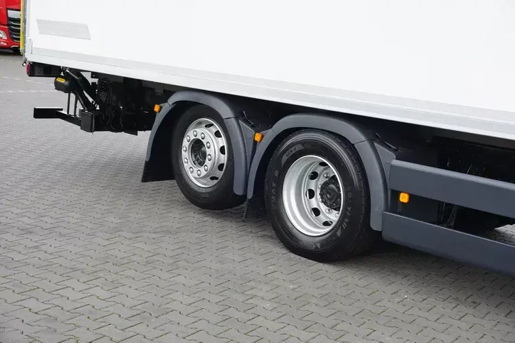 MAN TGS / 26.360 / EURO 6 / CHŁODNIA + WINDA / 23 PALETY zdjęcie 18