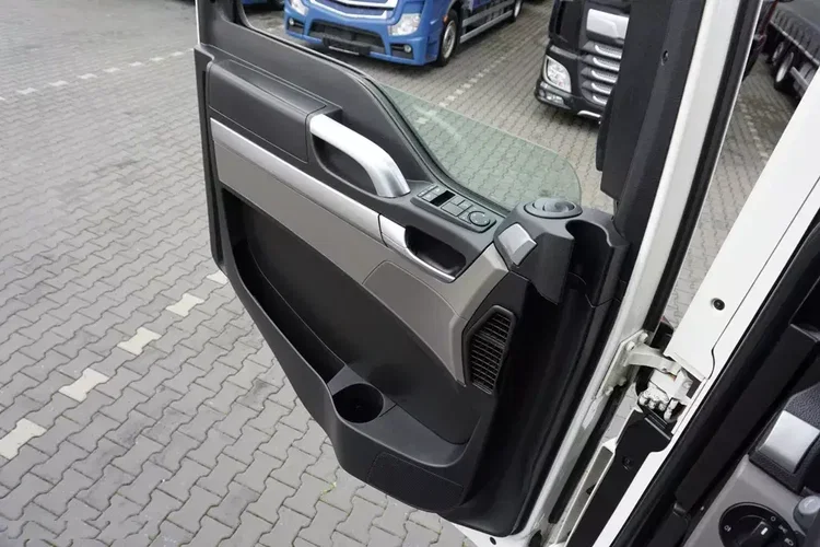 MAN TGS / 26.360 / EURO 6 / CHŁODNIA + WINDA / 23 PALETY zdjęcie 38