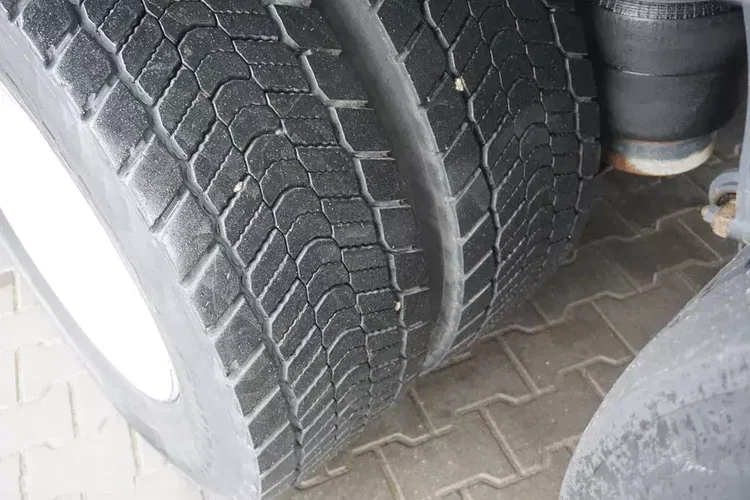 Mercedes AXOR / 2533 / 6 X 2 / E 5 / ASENIZACYJNY / OŚ SKRĘTNA zdjęcie 38