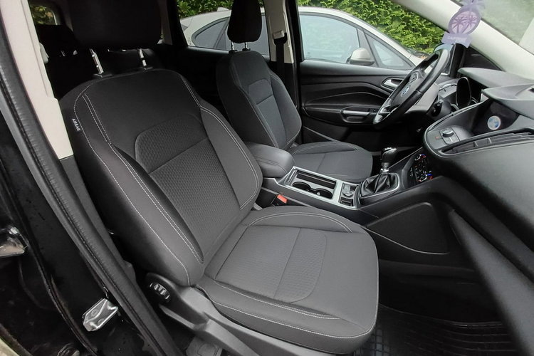 Ford Kuga zadbany, niewielki przebieg zdjęcie 10