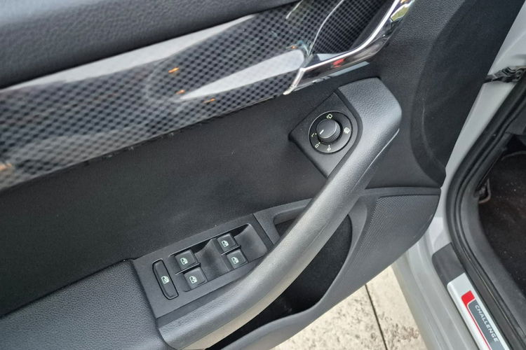 Octavia Skoda Octavia 2.0 TDI RS DSG / NOWY SERWIS zdjęcie 17
