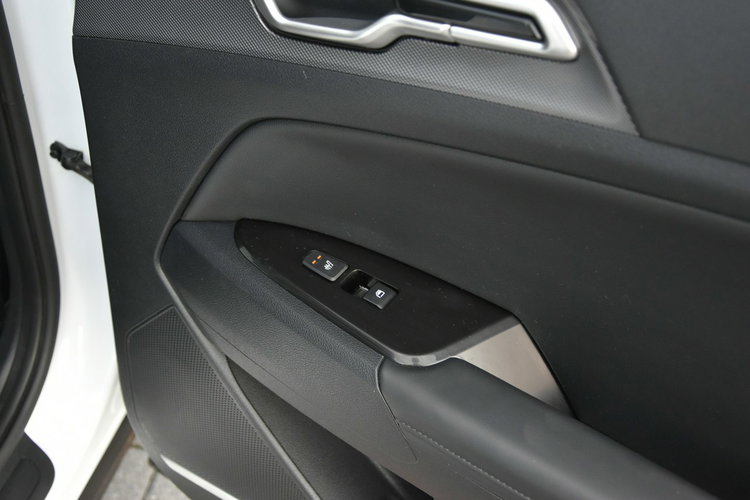 Kia Sportage 1.6Hybryda 180KM 2022r. Polski Salon Virtual NAVi Panorama FullLED zdjęcie 17