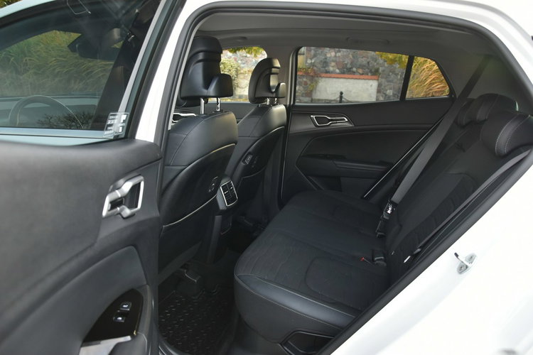 Kia Sportage 1.6Hybryda 180KM 2022r. Polski Salon Virtual NAVi Panorama FullLED zdjęcie 18