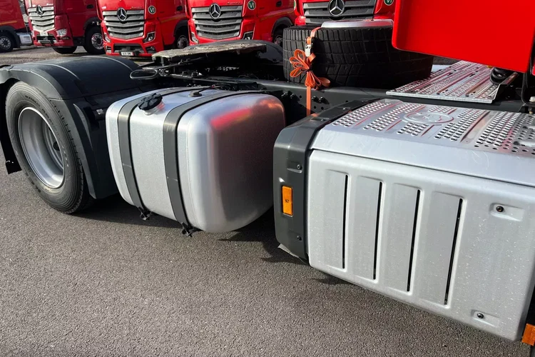 Mercedes ACTROS L MP5 zdjęcie 17