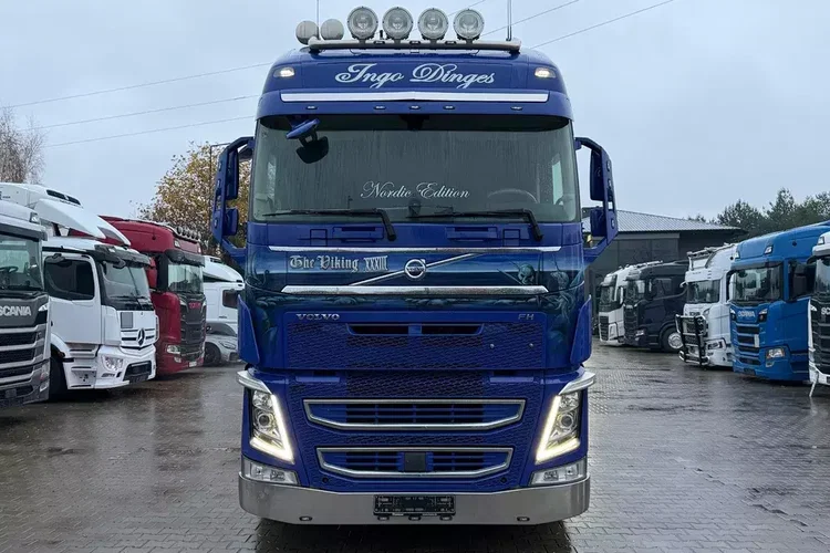 Volvo 540 XL z Niemiec aerograf TV Show Truck pełne wyposażenie skóry zdjęcie 11