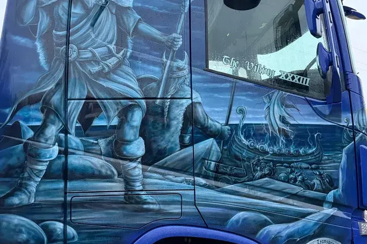 Volvo 540 XL z Niemiec aerograf TV Show Truck pełne wyposażenie skóry zdjęcie 15