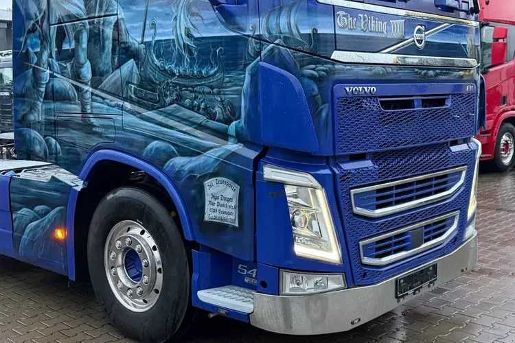 Volvo 540 XL z Niemiec aerograf TV Show Truck pełne wyposażenie skóry zdjęcie 17