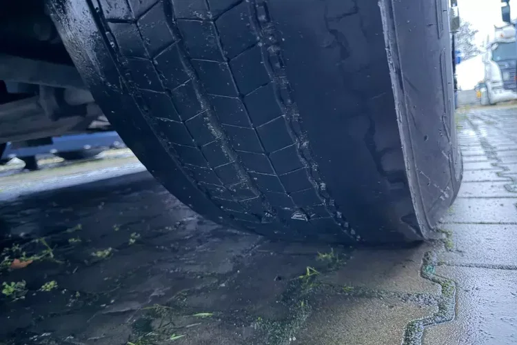 Volvo 540 XL z Niemiec aerograf TV Show Truck pełne wyposażenie skóry zdjęcie 25