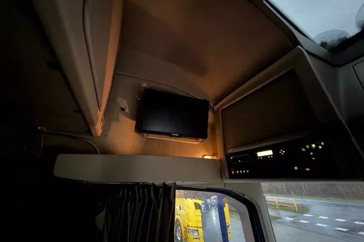 Volvo 540 XL z Niemiec aerograf TV Show Truck pełne wyposażenie skóry zdjęcie 28