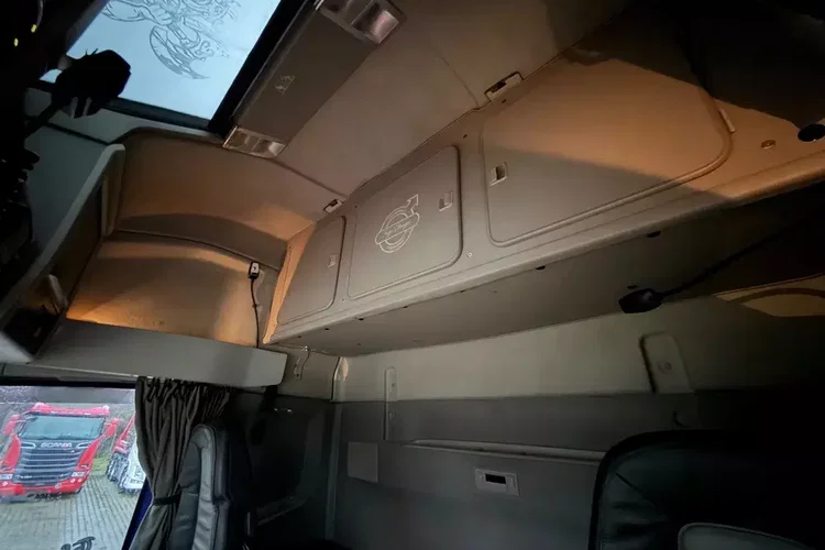 Volvo 540 XL z Niemiec aerograf TV Show Truck pełne wyposażenie skóry zdjęcie 30