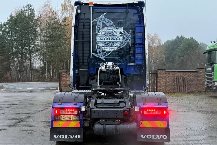 Volvo 540 XL z Niemiec aerograf TV Show Truck pełne wyposażenie skóry zdjęcie 9