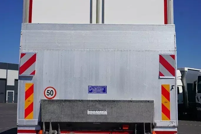 Mercedes ATEGO / 1221 / ACC / EURO 6 / KONTENER + WINDA / 17 PALET zdjęcie 33