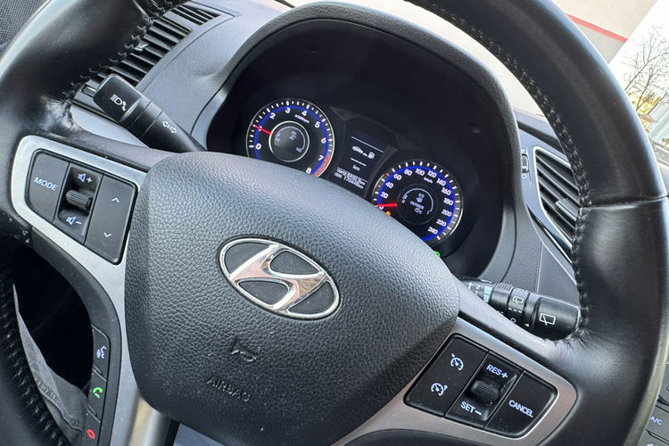 Hyundai i40 1.6 Benzyna 135KM z Niemiec, XENON, Ledy, PDC, 2 kpl. KÓŁ Lato/Zima zdjęcie 16