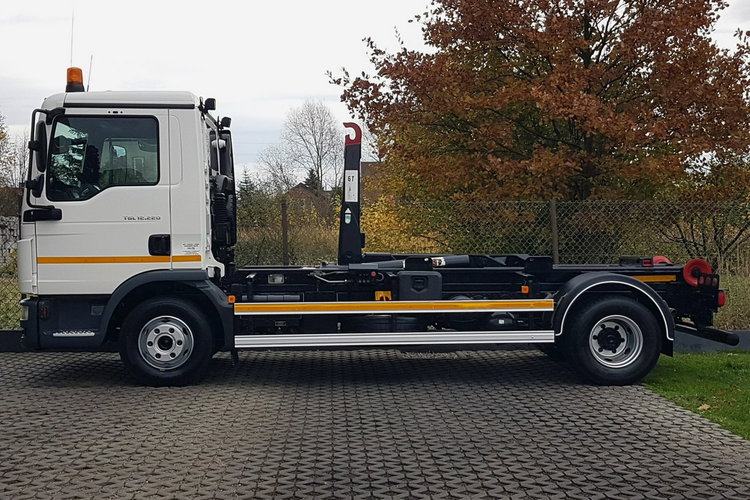 MAN TGL 12.220 WYWROT KIPER HAKOWIEC TGL WYWROT KIPER HAKOWIEC 12.220 KLIMA 4x2 DO KONTENERÓW zdjęcie 31