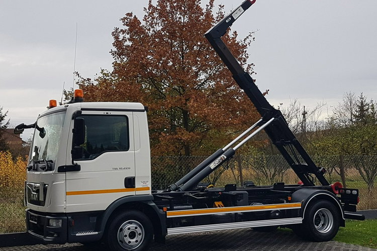 MAN TGL 12.220 WYWROT KIPER HAKOWIEC TGL WYWROT KIPER HAKOWIEC 12.220 KLIMA 4x2 DO KONTENERÓW zdjęcie 19